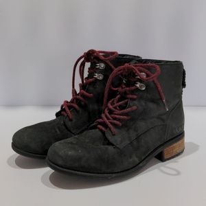 Ugg Denhali  Black boots with Red Laces size 8